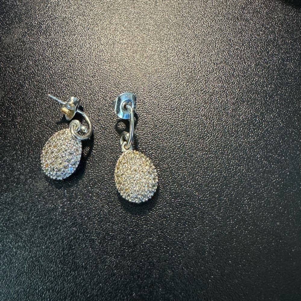 Excellent Condition Links of London Hope Eggs Earrings Kate Middleton Engagement